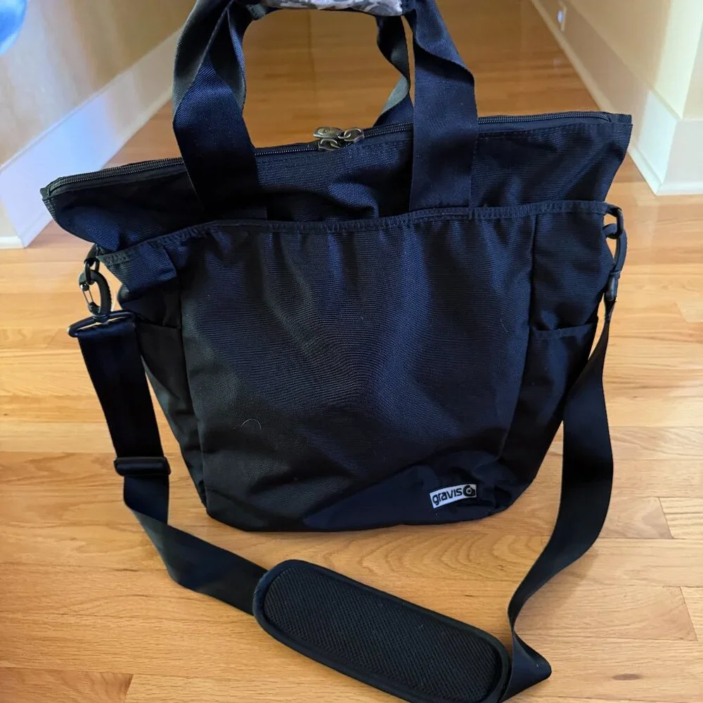 GRAVIS BLACK SHOULDER and/or TRAVEL BAG